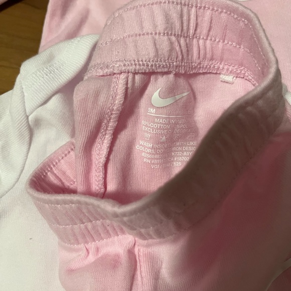 Nike Baby Girl 3-Piece Set | Pink & White Bodysuits + Jogger Pants | 3M - Picture 4 of 5